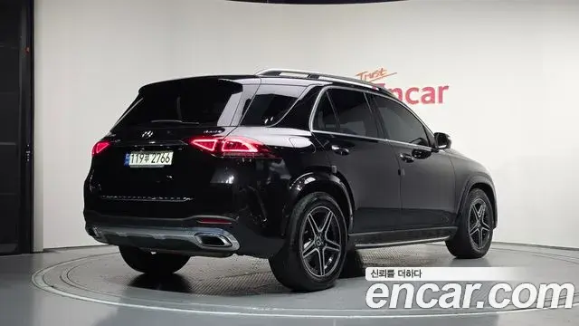 Mercedes-Benz GLE-Class 2021 — Фото 2/20