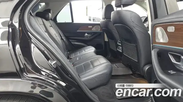 Mercedes-Benz GLE-Class 2021 — Фото 12/20