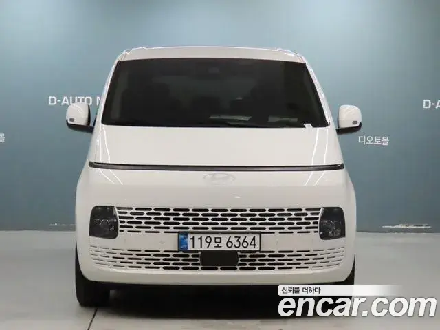 Hyundai Staria 2025 — Фото 2/20