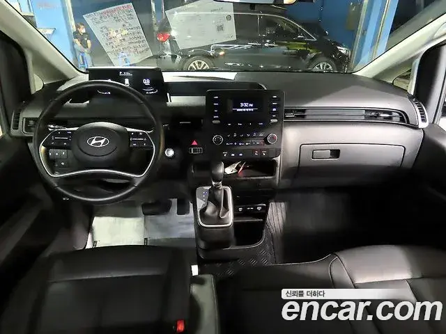 Hyundai Staria 2025 — Фото 5/20