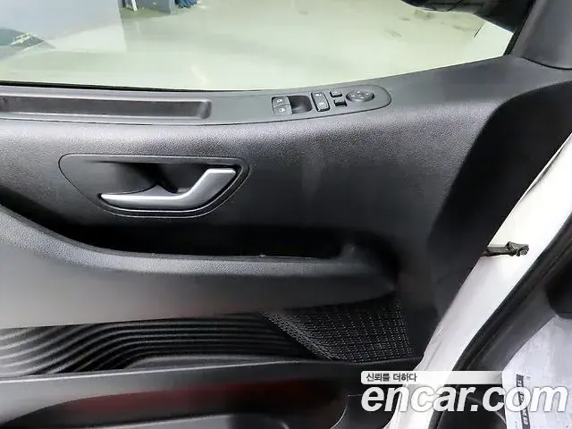 Hyundai Staria 2025 — Фото 14/20