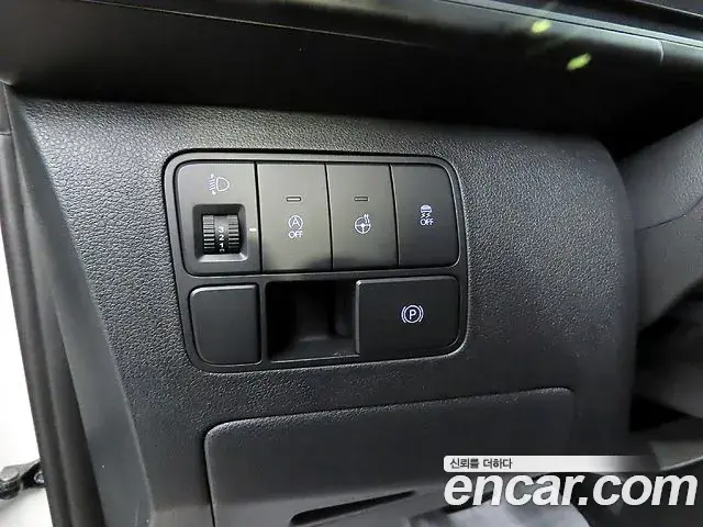 Hyundai Staria 2025 — Фото 15/20