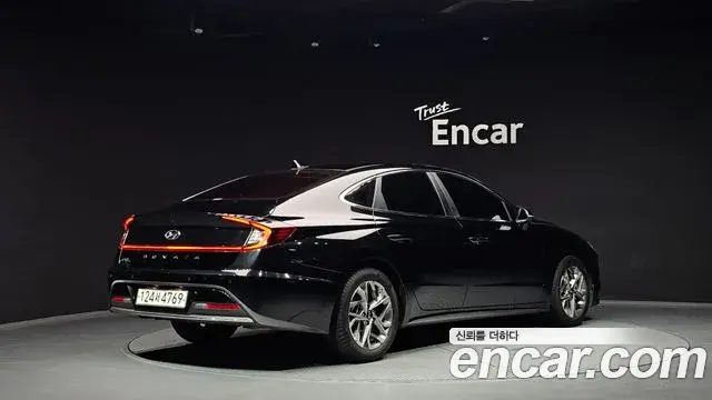 Hyundai Sonata 2021 — Фото 2/20