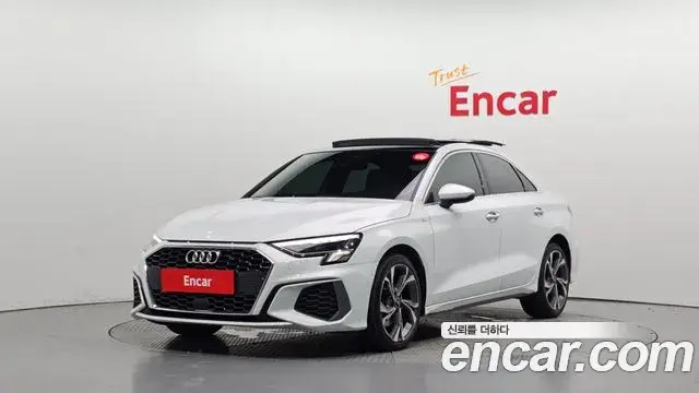 Audi A3 2023 — Фото 1/20