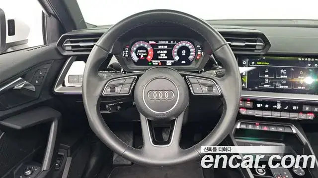 Audi A3 2023 — Фото 13/20