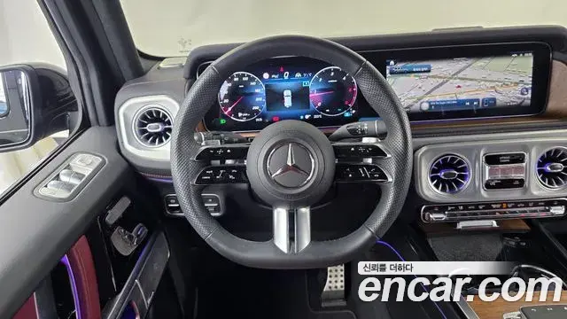 Mercedes-Benz G-Class 2025 — Photo 10/33