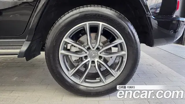 Mercedes-Benz G-Class 2025 — Photo 30/33