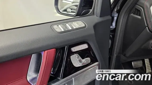 Mercedes-Benz G-Class 2025 — Photo 24/33