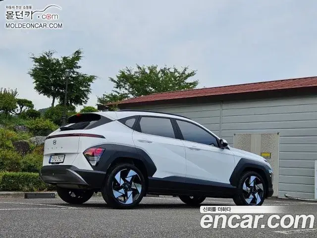 Hyundai Kona 2023 — Фото 2/18