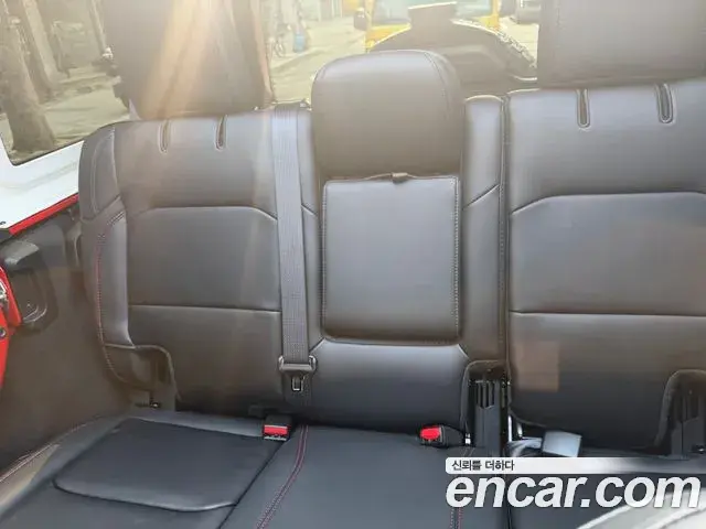 Jeep Wrangler 2025 — Фото 9/15