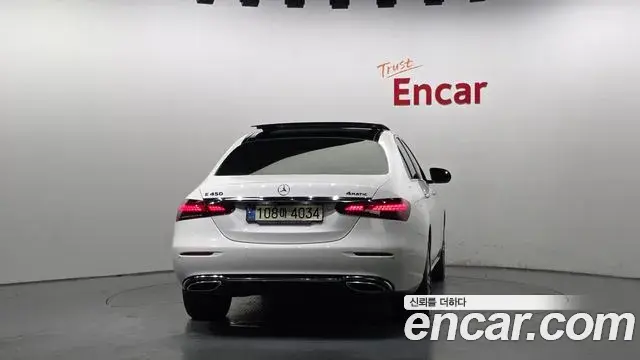 Mercedes-Benz E-Class 2021 — Photo 4/20