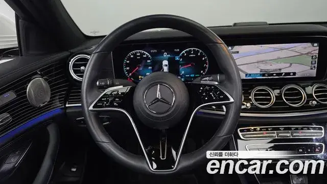Mercedes-Benz E-Class 2021 — Photo 14/20