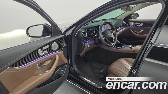 Mercedes-Benz E-Class 2021 — Фото 10/20