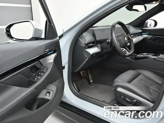 BMW 5 Series 2024 — Фото 13/20