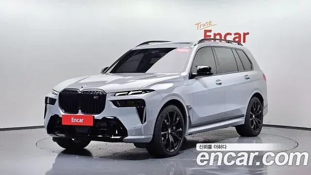 BMW X7 2024 — Фото 10/20
