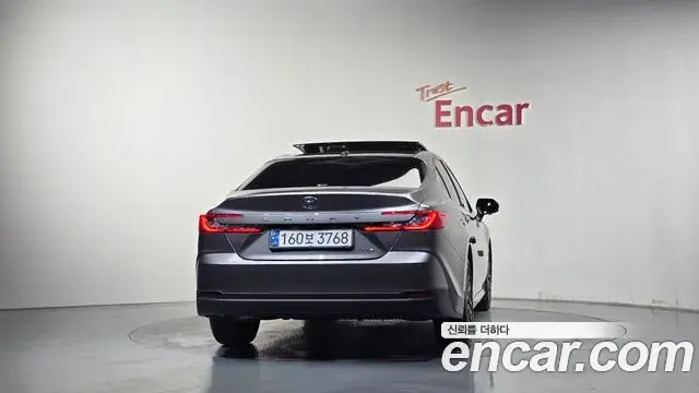 Toyota Camry 2025 — ფოტო 21/33