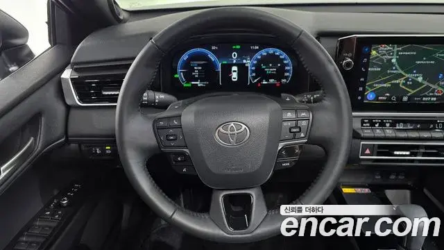 Toyota Camry 2025 — ფოტო 7/33