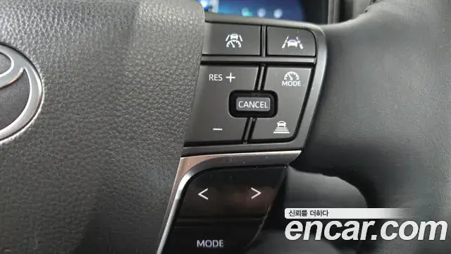 Toyota Camry 2025 — ფოტო 4/33