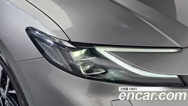 Toyota Camry 2025 — ფოტო 23/33