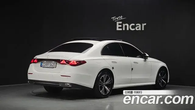 Mercedes-Benz E-Class 2025 — Фото 2/20