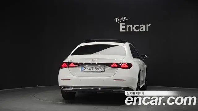 Mercedes-Benz E-Class 2025 — Фото 4/20
