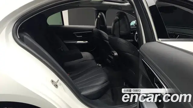 Mercedes-Benz E-Class 2025 — Фото 11/20