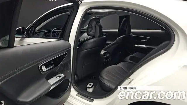 Mercedes-Benz E-Class 2025 — Фото 12/20