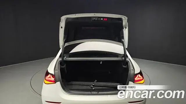 Mercedes-Benz E-Class 2025 — Фото 20/20