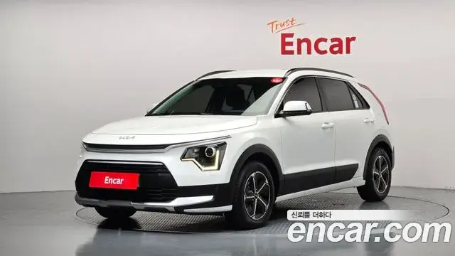 Kia Niro 2022 — Фото 1/20