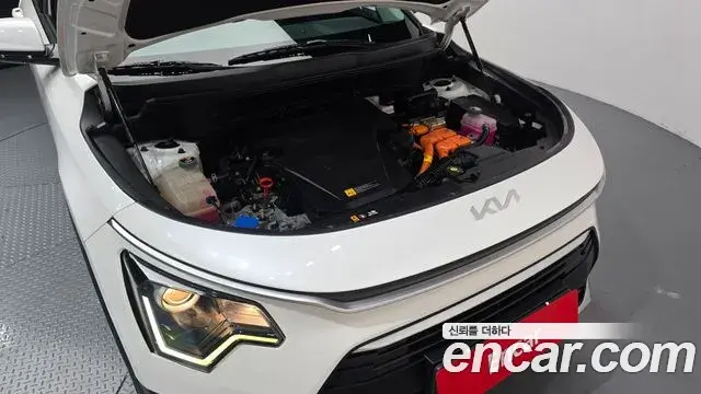Kia Niro 2022 — Фото 6/20