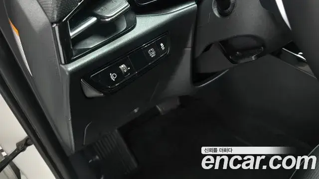 Kia Niro 2022 — Фото 18/20