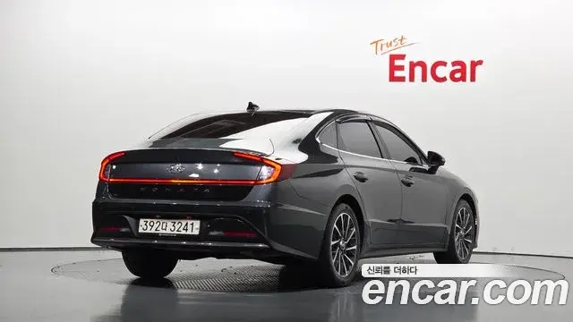 Hyundai Sonata 2019 — Фото 2/20