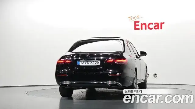 Mercedes-Benz E-Class 2021 — Фото 4/20