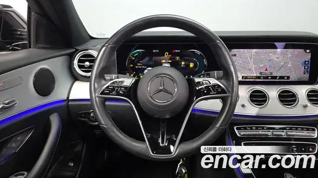Mercedes-Benz E-Class 2021 — Фото 13/20