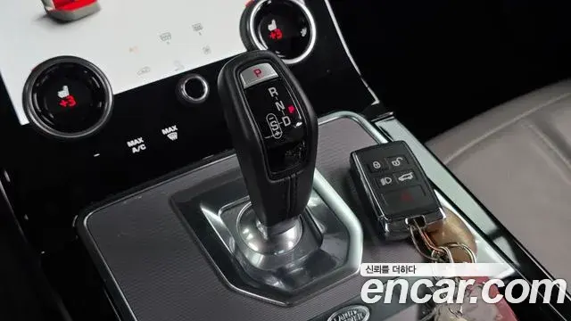 Land Rover Range Rover Evoque 2021 — Фото 9/20