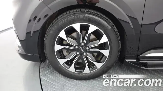 Kia Carnival 2022 — Фото 5/20