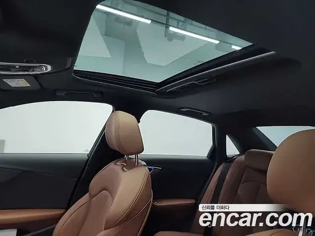 Audi A4 2022 — Фото 14/19