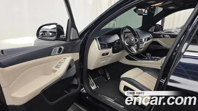 BMW X7 2019 — Фото 10/20