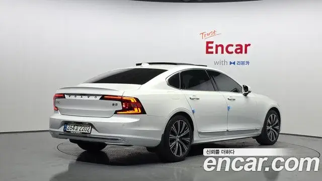 Volvo S90 2021 — Photo 19/35