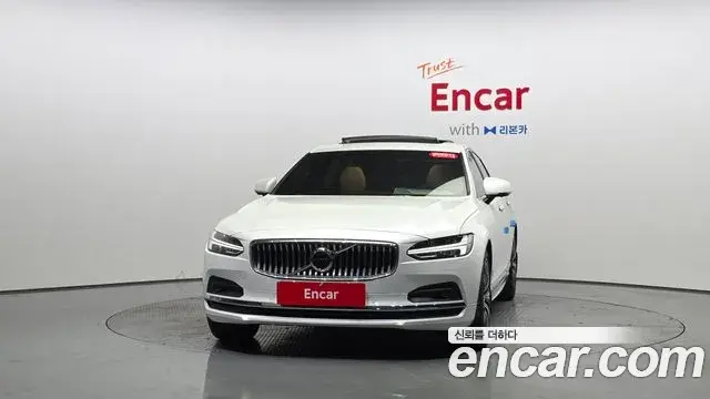 Volvo S90 2021 — Photo 27/35