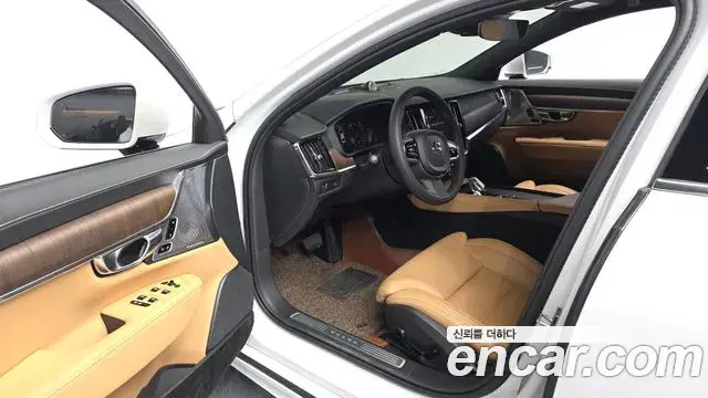 Volvo S90 2021 — Photo 25/35
