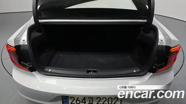 Volvo S90 2021 — Photo 24/35