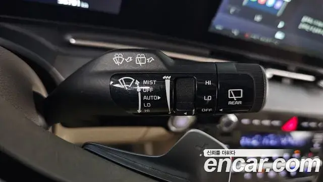 Kia Carnival 2023 — Фото 18/20