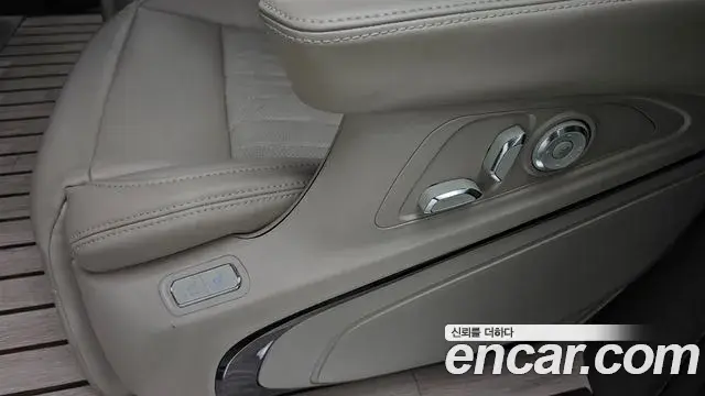 Kia Carnival 2023 — Фото 19/20