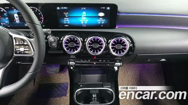 Mercedes-Benz A-Class 2022 — Фото 17/20