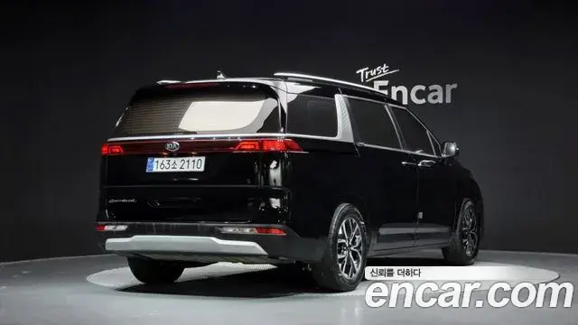 Kia Carnival 2021 — Фото 2/20