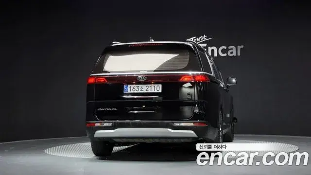 Kia Carnival 2021 — Фото 4/20