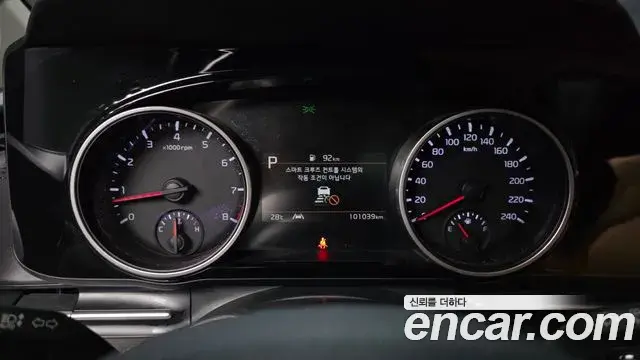 Kia Carnival 2021 — Фото 8/20