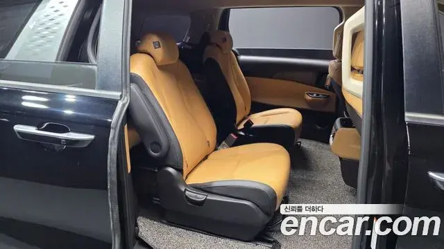 Kia Carnival 2021 — Фото 12/20