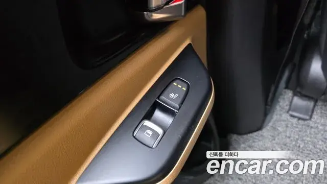Kia Carnival 2021 — Фото 19/20